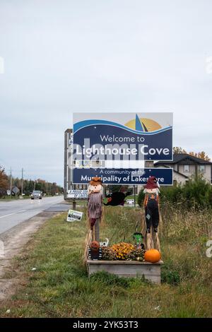 Willkommen beim Schild Lighthouse Cove am Tisdelle Drive in Tilbury, Ontario, Kanada Stockfoto