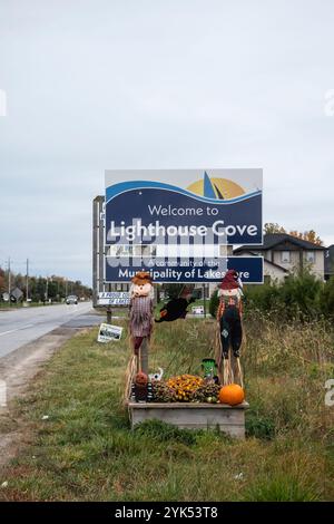 Willkommen beim Schild Lighthouse Cove am Tisdelle Drive in Tilbury, Ontario, Kanada Stockfoto