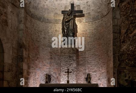 Altar im Keller der Grabeskirche Stockfoto