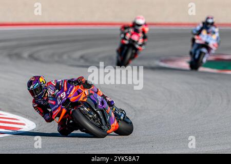 Circuit de Barcelona, Barcelona, Katalonien, Spanien. November 2024. 2024 MotoGP Motul Solidarity Grand Prix von Barcelona, Renntag; Jorge Martin von Prima Pramac Racing auf dem Weg zum dritten Platz während des MotoGP Rennens Credit: Action Plus Sports/Alamy Live News Stockfoto