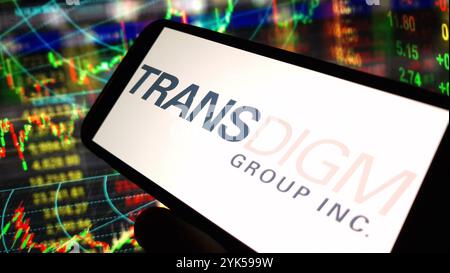 Konskie, Polen – 15. November 2024: Das Firmenlogo von Transdigm wird auf dem Mobiltelefon angezeigt Stockfoto