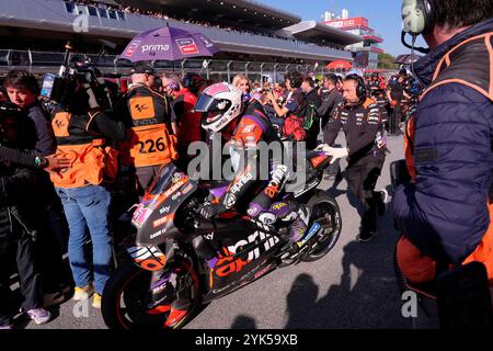 Barcelona, Spanien. November 2024. 17. November 2024, Circuit de Barcelona-Catalunya, Barcelona, MotoGP Motul Solidarity Grand Prix von Barcelona, im Bild Aleix Espargaro aus Spanien, Aprilia Racing Team Credit: dpa/Alamy Live News Stockfoto