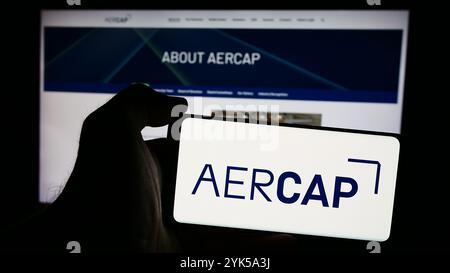 Deutschland. August 2024. In dieser Abbildung ist ein Mobiltelefon mit dem Logo des Luftfahrtleasingunternehmens AerCap Holdings NV vor der Business-Website zu sehen. (Credit Image: © Timon Schneider/SOPA Images via ZUMA Press Wire) NUR REDAKTIONELLE VERWENDUNG! Nicht für kommerzielle ZWECKE! Stockfoto
