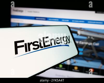 Deutschland. August 2024. In dieser Abbildung ist ein Smartphone mit dem Logo des amerikanischen Energieversorgers FirstEnergy Corp. Vor der Business-Website zu sehen. (Credit Image: © Timon Schneider/SOPA Images via ZUMA Press Wire) NUR REDAKTIONELLE VERWENDUNG! Nicht für kommerzielle ZWECKE! Stockfoto