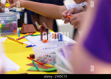 Menschen während eines Logikspiels in Rio de Janeiro, Brasilien. Stockfoto