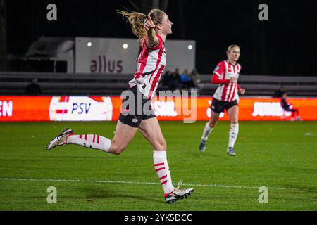 EINDHOVEN, NIEDERLANDE - 17. NOVEMBER: Sisca Folkertsma von PSV feiert das zweite Tor beim niederländischen Azerion Vrouwen Eredivisie Spiel zwischen PSV und AZ Alkmaar am 17. November 2024 auf dem PSV Campus de Herdgang in Eindhoven. (Foto: Gabriel Calvino Alonso/Orange Pictures) Stockfoto