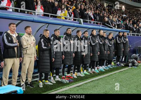 Die ukrainischen Spieler spielen die Nationalhymne vor dem Spiel der UEFA Nations League zwischen Georgien und der Ukraine in der AdjaraBet Arena 16, 2024. Stockfoto