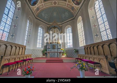 Hauptaltar mit Chorgestühlen, katholische Pfarrkirche St. Blasius in Dietmannsried, Allgaeu, Bayern, Deutschland, Europa Stockfoto