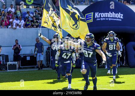 Europäische Fußballliga, elf/ Spiel: Raiders Tirol bei Stuttgart Surge am 16. Juni. 2024, im Gazi-Stadion, Stuttgart, Deutschland, Europa Stockfoto