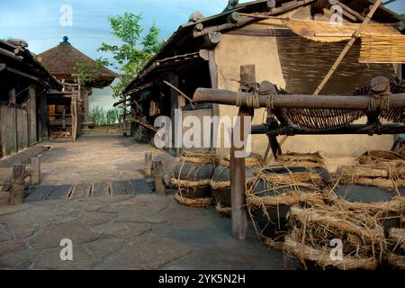 Ausstellung im Hiroshima Prefectural Museum of History, das den Lebensstil des Seto Inland Sea Village während der feudalen Zeit zeigt, Fukuyama, Hiroshima, Japan. Stockfoto