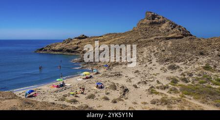 Säulenförmige Verbindungsstrukturen von Punta Baja, Lavaflüsse, vulkanische Felsen, Cala Arena, Cabo de Gata-Nijar Naturpark, UNESCO Biosphärenreservat, Hot de Stockfoto