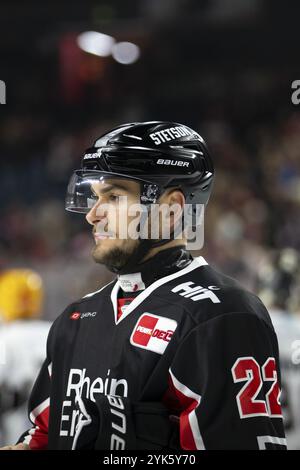 LanxessArena, Köln, Nordrhein-Westfalen, Maximilian Gloetzl (Kölner Haie, #22), PENNY DEL, Kölner Haie-Pinguine Bremerhaven am 15/11/2024 Stockfoto