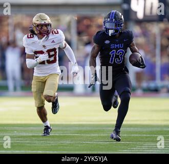 SMU Mustangs Wide Receiver RODERICK DANIELS JR. (13) Läufe für Yards nach einem Fang während des Spiels zwischen den Boston College Eagles und den SMU Mustangs am 16. November 2024 im Gerald J. Ford Stadium in Dallas, Texas. (Foto: Jerome Hicks/SIPA USA) Credit: SIPA USA/Alamy Live News Stockfoto