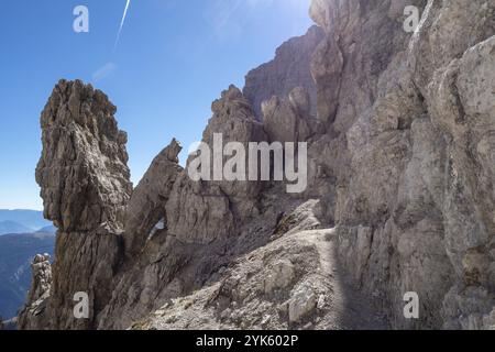 Blick auf die Berggipfel der Brenta-Dolomiten. Trentino, Italien, Europa Stockfoto