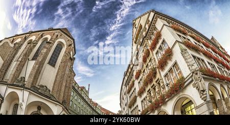 Typische Architektur, Straßenszene, München, Bayern, Deutschland, Europa Stockfoto