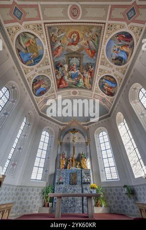 Hauptaltar und Deckenfresken, katholische Pfarrkirche St. Blasius in Dietmannsried, Allgaeu, Bayern, Deutschland, Europa Stockfoto