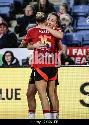 Leicester, Großbritannien. November 2024. Leicester, England, 16. November 2024: Celin Bizet (15 Manchester United) feiert das zweite Tor während des Spiels der Barclays Womens Super League zwischen Leicester City und Manchester United im King Power Stadium in Leicester, England (Natalie Mincher/SPP). /Alamy Live News Stockfoto