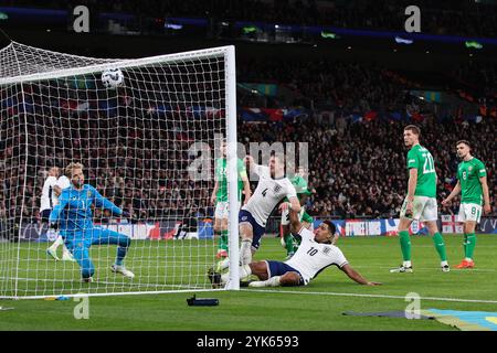 LONDON, Großbritannien - 17. November 2024: Conor Gallagher aus England erzielt beim Spiel der UEFA Nations League zwischen England und der Republik Irland im Wembley Stadium das dritte Tor seiner Mannschaft (Foto: Craig Mercer/ Alamy Live News) Stockfoto