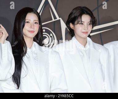 Incheon, Südkorea. November 2024. (L bis R) der südkoreanische Miyeon und Soyeon, Mitglied der K-Pop Girl Group (G)I-DLE, nehmen am 16. November 2024 an einem roten Teppich während der 1. Korea Grand Music Awards 2024 in der Incheon INSPIRE ARENA in Incheon, Südkorea, Teil. (Foto: Lee Young-HO/SIPA USA) Credit: SIPA USA/Alamy Live News Stockfoto