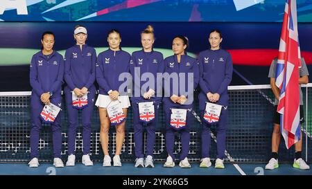 Malaga, Malaga, Spanien. November 2024. Captain Anne Keothavong aus Großbritannien, Katie Boulter aus Großbritannien, Emma Raducanu aus Großbritannien, Harriet Dart aus Großbritannien, Heather Watson aus Großbritannien, Olivia Nichols aus Großbritannien, während der Teampräsentation vor den Spielen während des Billie Jean King Cup Finals 2024 - Damen Tennis (Credit Image: © Mathias Schulz/ZUMA Press Wire) NUR REDAKTIONELLE VERWENDUNG! Nicht für kommerzielle ZWECKE! Stockfoto