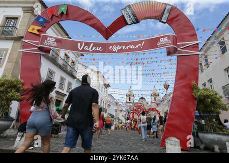salvador, bahia, brasilien - 24. juni 2022: Dekoration des Pelourinho für die Feierlichkeiten von Sao Joao in der Stadt Salvador. Stockfoto