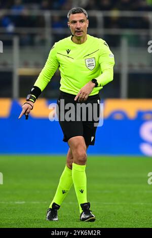 Schiedsrichter Slavko Vincic während des Fußballspiels der UEFA Nations League zwischen Italien und Frankreich im San Siro Stadion in Mailand, Italien am 17. November 2024 Credit: Piero Cruciatti/Alamy Live News Stockfoto