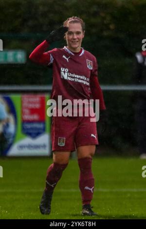 Bourne, Großbritannien. , . Bourne, Vereinigtes Königreich, 17. November 2024: Northampton's Jade Bell feierte ihre 2 Tore beim Sieg 2-0 gegen Peterborough United und brachte Northampton Town an die Spitze der Womens National League Div 1 Credit: Clive Stapleton/Alamy Live News Stockfoto