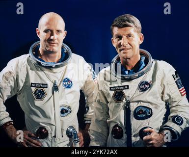 Gemini VI. Astronauten Thomas P. Stafford (links), Pilot, und Walter M. Schirra Jr., Kommandopilot Stockfoto