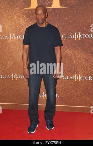 Connie Nielsen und Denzel Washington nehmen am 10. November 2024 an der Premiere von Gladiator II im Pathe Palace Teil Stockfoto
