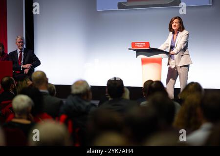 Llandudno, Wales, Vereinigtes Königreich. November 2024. Eluned Morgan, erste Ministerin von Wales, hält ihre erste Rede vor der Konferenz. Sean Pursey/Alamy Live News Stockfoto