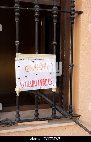 Valencia, Spanien. November 2024. 20 Tage später. Ein Poster zeigt Dankeschön an alle Freiwilligen in Picanya, Valencia, Spanien. Quelle: Empar Bessó / Alamy Live News Stockfoto