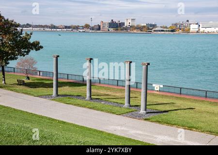 Sculpture Columns im Windsor Sculpture Garden Park in Windsor, Ontario, Kanada Stockfoto