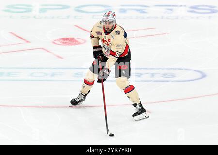 Eishockey DEL 24/25 - 17. Spieltag: Düsseldorfer EG vs Nürnberg Ice Tigers am 17.11.2024 im PSD Bank Dome in Düsseldorf Nürnbergs Constantin Braun ( Nr.90) Foto: Osnapix Stockfoto