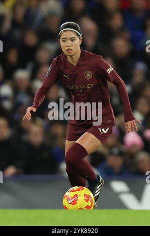 London, Großbritannien. November 2024. Yui Hasegawa von Manchester City Women in Aktion während des Women's Super League-Spiels zwischen Chelsea Women und Manchester City Women am 16. November 2024 in Stamford Bridge, London, England. Foto von Ken Sparks. Nur redaktionelle Verwendung, Lizenz für kommerzielle Nutzung erforderlich. Keine Verwendung bei Wetten, Spielen oder Publikationen eines einzelnen Clubs/einer Liga/eines Spielers. Quelle: UK Sports Pics Ltd/Alamy Live News Stockfoto