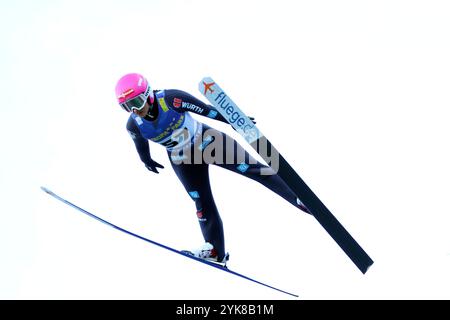 Hinterzarten, Deutschland. November 2024. Nathalie Armbruster (SZ Kniebis) beim DSV-Jugendcup/Deutschlandpokal Skisprung Hinterzarten 2024 Credit: dpa/Alamy Live News Stockfoto