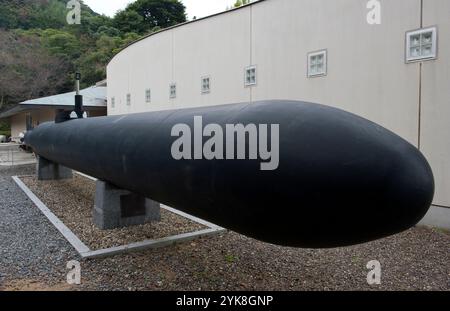 Das Kaiten Memorial Museum widmet sich dem Gedenken an die Männer der Kaiserlichen Marine, die während des Zweiten Weltkriegs bei Selbstmordattorpedos starben, Ozushima, Yamaguchi, Japan. Stockfoto