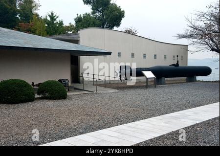 Das Kaiten Memorial Museum widmet sich dem Gedenken an die Männer der Kaiserlichen Marine, die während des Zweiten Weltkriegs bei Selbstmordattorpedos starben, Ozushima, Yamaguchi, Japan. Stockfoto