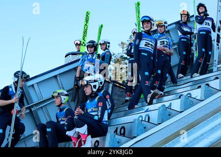 Hinterzarten, Deutschland. November 2024. Der Skisprung-Nachwuchs beim DSV-Jugendcup/Deutschlandpokal Skisprung Hinterzarten 2024 Credit: dpa/Alamy Live News Stockfoto