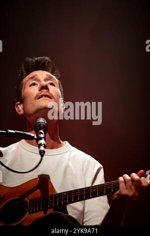 London, Vereinigtes Königreich. November 2024. Bastille verwöhnt Fans mit einem ganz besonderen Auftritt im Shepherds Bush Empire . Cristina Massei/Alamy Live News. Stockfoto