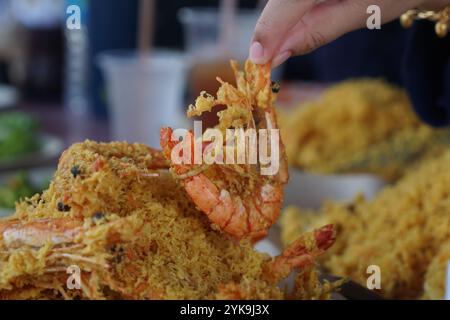 Knusprige, frittierte Meeresfrüchte mit Mehlteig Stockfoto