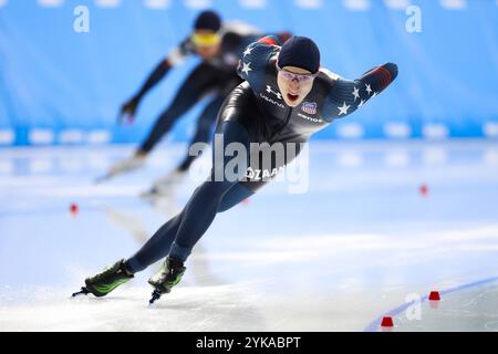 Aomori, Japan. November 2024. Jordan Stolz (USA) Speed Skating : 2025 ISU Four Continents Speed Skating Championships Herren 1000m in der YS Arena Hachinohe in Aomori, Japan . Quelle: AFLO SPORT/Alamy Live News Stockfoto