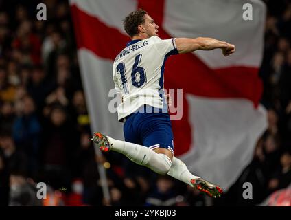 London, Großbritannien. November 2024. Taylor Harwood-Bellis aus England feiert nach einem Treffer beim Fußballspiel der UEFA Nations League B zwischen England und der Republik Irland am 17. November 2024 in London. Quelle: Xinhua/Alamy Live News Stockfoto