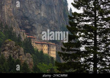 Sumela Kloster oder Sumela Manastiri in Trabzon Türkei. Besuchen Sie das Hintergrundfoto von Trabzon. Stockfoto