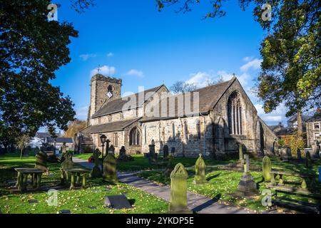 Die Pfarrkirche St. Mary's and All Saints wurde im 7. Jahrhundert in Whalley im Ribble Valley Lancashire gegründet Stockfoto