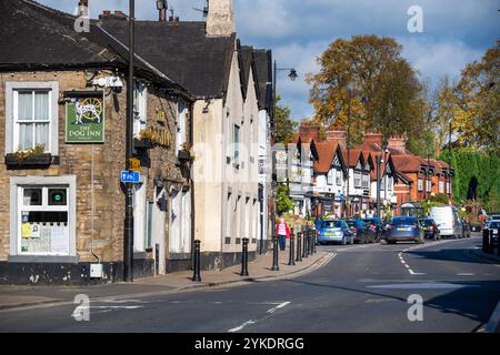 Whalley ist eine große Gemeinde im Ribble Valley am Ufer des Calder in Lancashire, England. Stockfoto