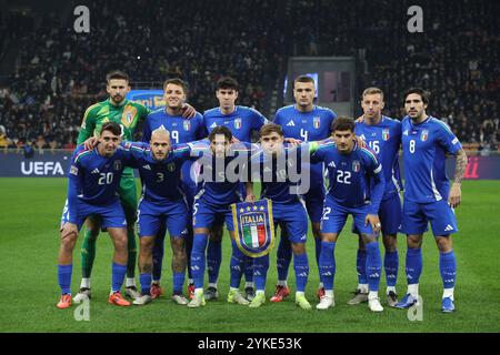 Team (Italien) beim Spiel der UEFA Nalions League 2025 zwischen Italien 1-3 Frankreich im Giuseppe Meazza Stadium am 17. November 2024 in Mailand. Quelle: Maurizio Borsari/AFLO/Alamy Live News Stockfoto