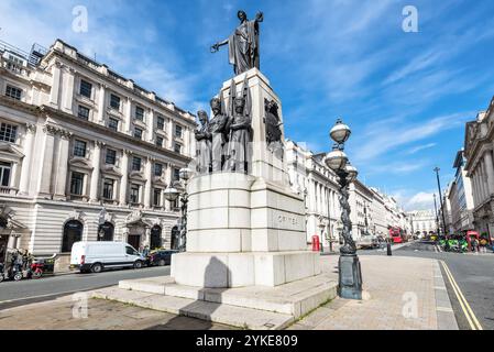 London, Großbritannien - 27. März 2024: Das Guards Crim war Memorial erinnert an den Sieg der Alliierten im Krim-Krieg, der von 1853 bis 1856 stattfand. T Stockfoto