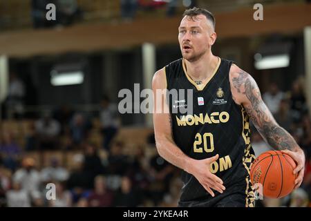 Monaco, Monaco. November 2024. Monaco Spieler #20 Donatas Motiejunas wird während der französischen Meisterschaft der Betclic Elite zwischen AS Monaco und Le Mans in der Salle Gaston Medecin in Monaco gesehen. Endergebnis: AS MONACO 74 - 86 LE MANS (Foto: Laurent Coust/SOPA Images/SIPA USA) Credit: SIPA USA/Alamy Live News Stockfoto