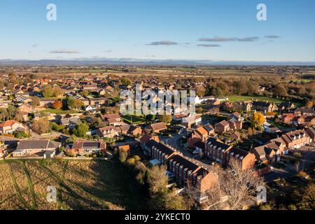 Luftbild der schönen britischen Stadt Bedale, eine Marktstadt im ehemaligen Stadtteil Hambleton von North Yorkshire in Großbritannien, zeigt Hous Stockfoto