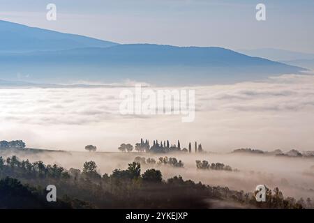 Herbstlandschaft im Casentino-Tal, Toskana, Italien Stockfoto